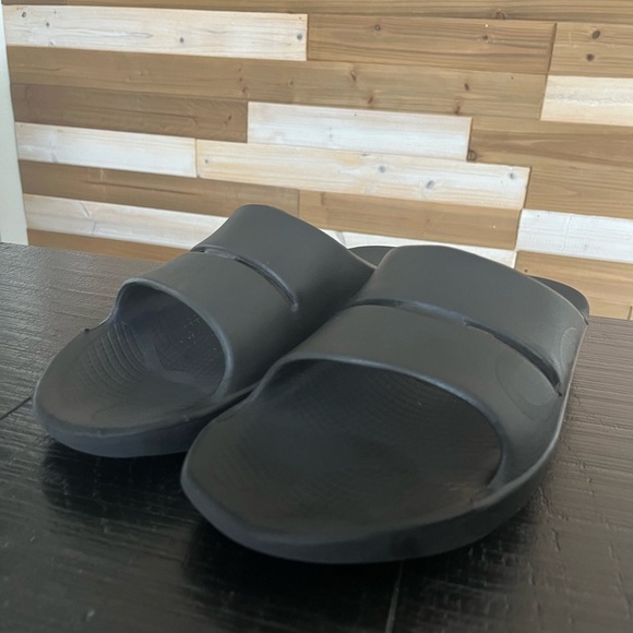 Oofos Sandals Recovery Slide Comfort Cushy Black Matte Men's 13/Women's 15/EU 46 - Picture 2 of 7